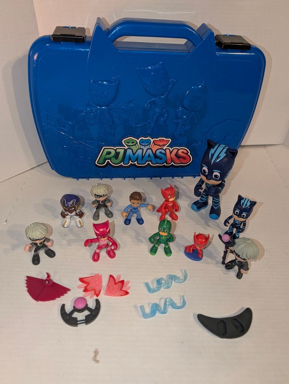 Lot Disney PJ Masks Figures Accessories & Case